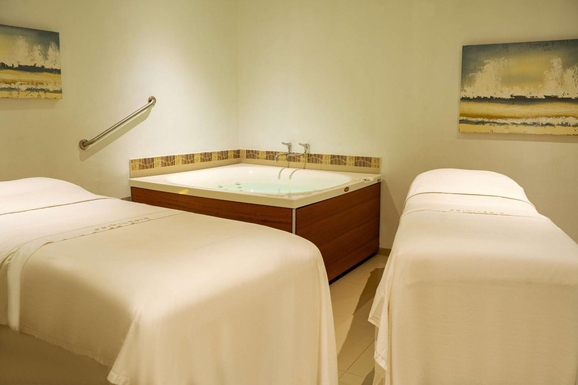 מלון Hilton Cartagena מראה חיצוני תמונה